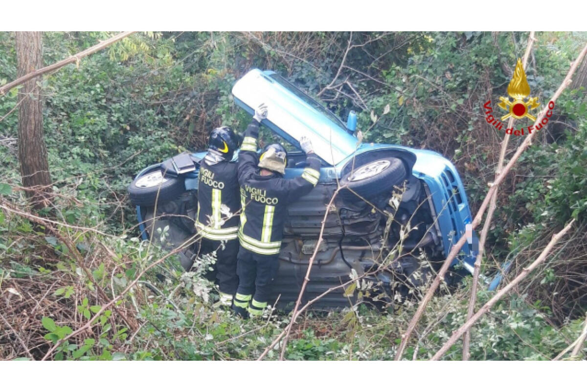 BROLO: SI RIBALTA E FINISCE NEL DIRUPO, 83ENNE ESTRATTA DALLE LAMIERE MIRACOLOSAMENTE VIVA - 