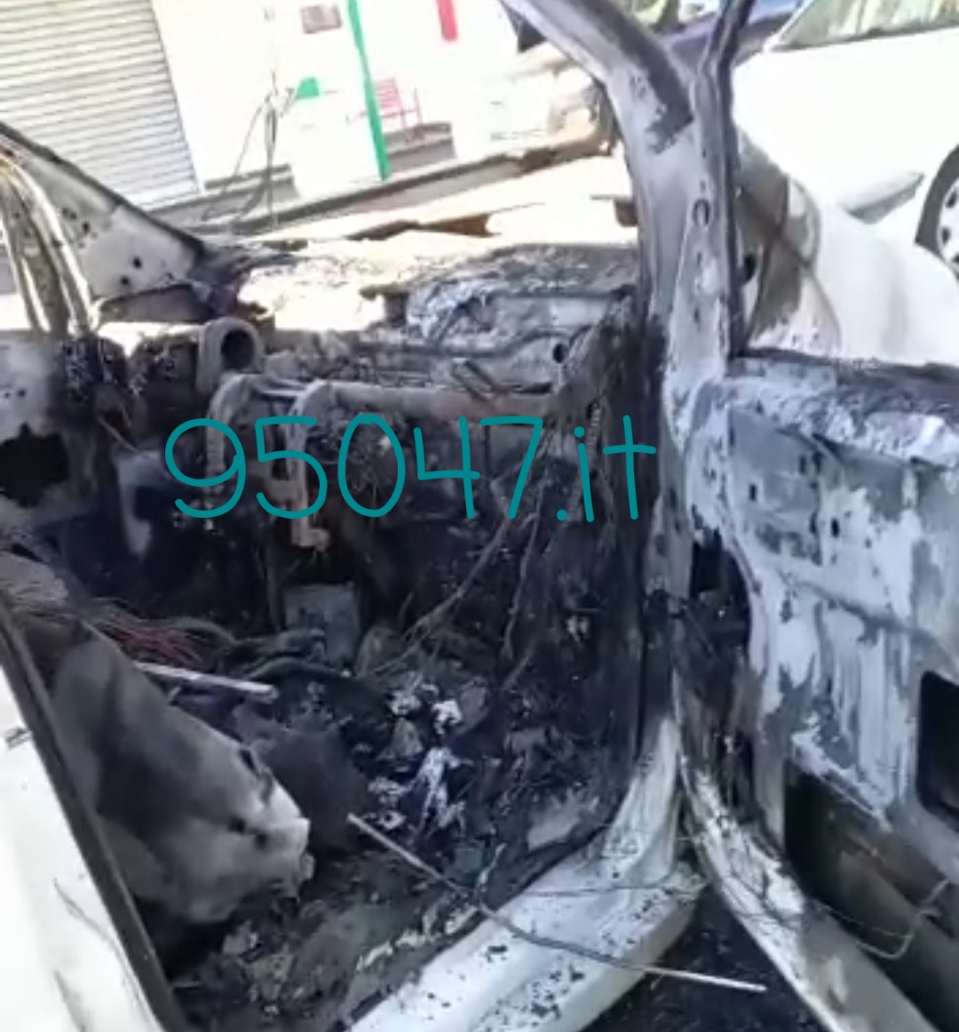 SANTA MARIA DI LICODIA: FURGONE IN FIAMME QUESTA MATTINA, NESSUN FERITO