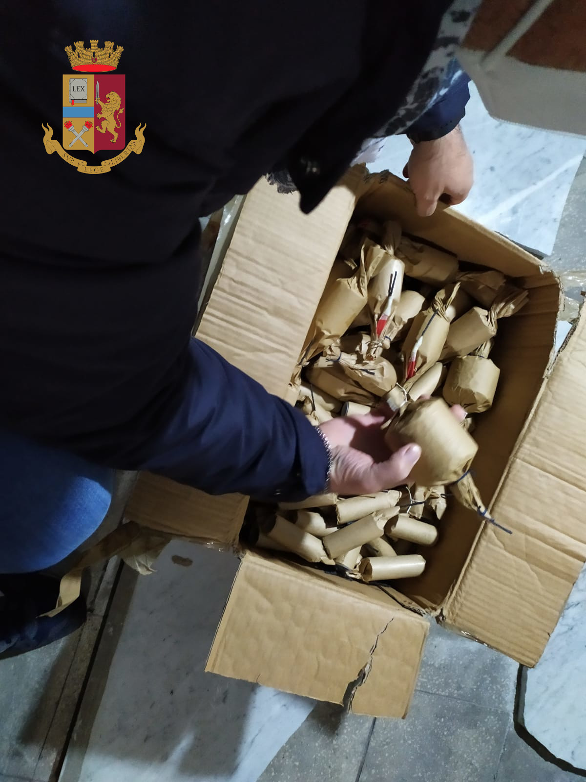 LA POLIZIA DI STATO SEQUESTRA  UN INGENTE QUANTITATIVO DI ESPLOSIVO, AVREBBE POTUTO CAUSARE UNA DEVASTANTE DEFLAGRAZIONE