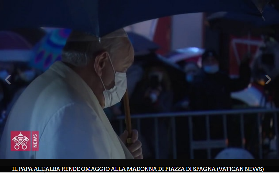 IMMACOLATA, IL PAPA ALL'ALBA RENDE OMAGGIO ALLA MADONNA DI PIAZZA DI SPAGNA