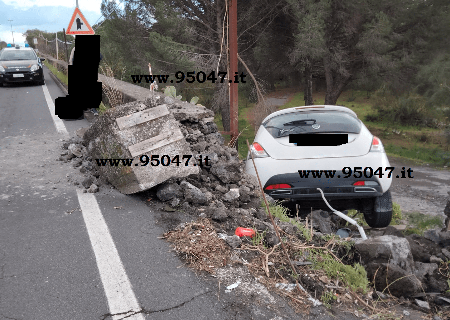 NICOLOSI: URTA UN MURETTO E FINISCE IN UNA SCARPATA, FERITA CONDUCENTE