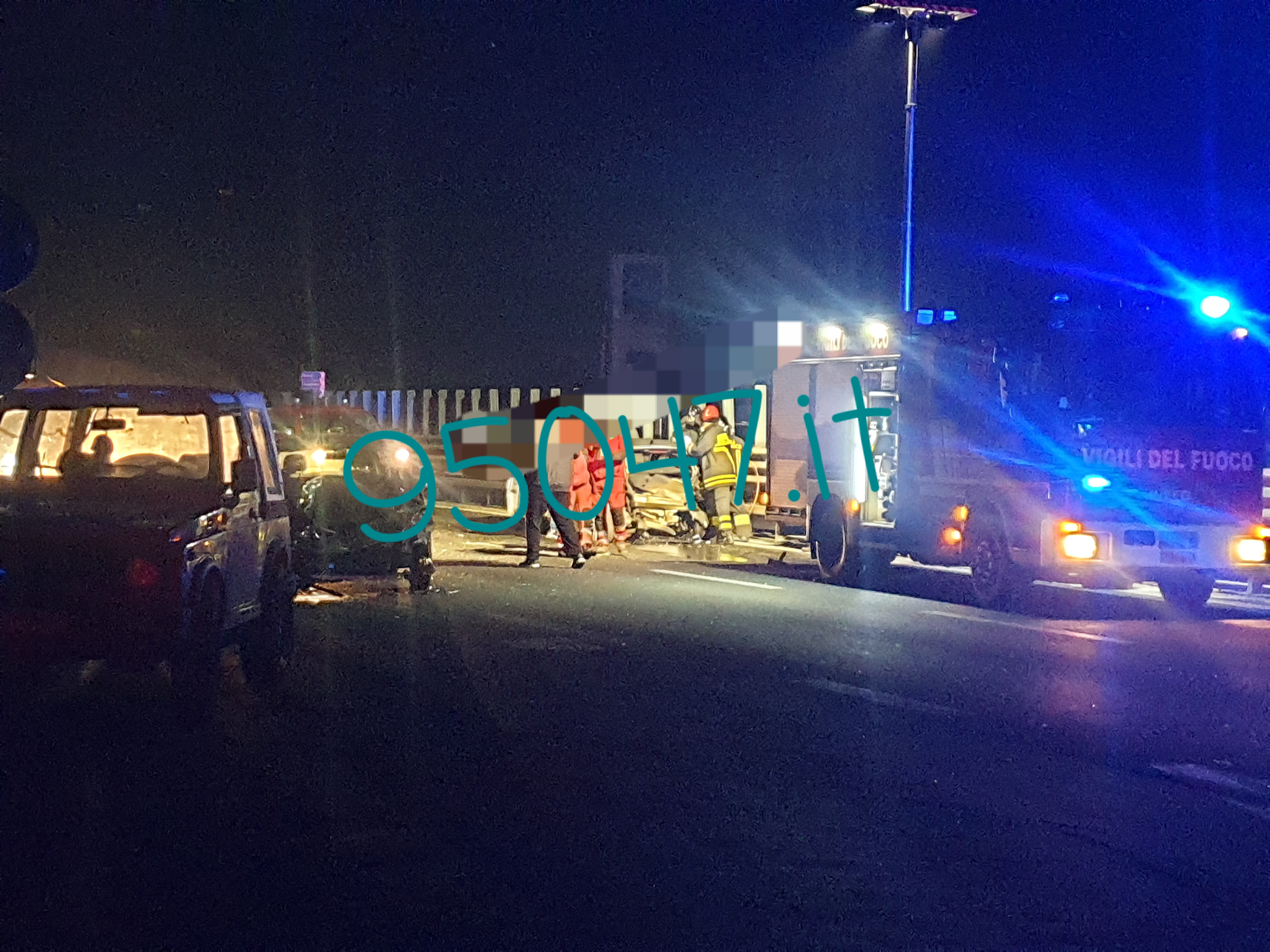 VIOLENTO SCONTRO TRA DUE AUTO SULLA STATALE 121: DUE FERITI IN OSPEDALE