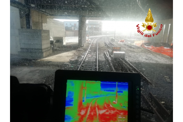 MESSINA, ANCHE I VIGILI DEL FUOCO HANNO IL "BIMODALE" CHE VA SUI BINARI