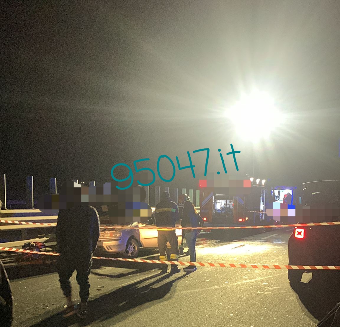 VIOLENTO SCONTRO TRA DUE AUTO SULLA STATALE 121: DUE FERITI IN OSPEDALE