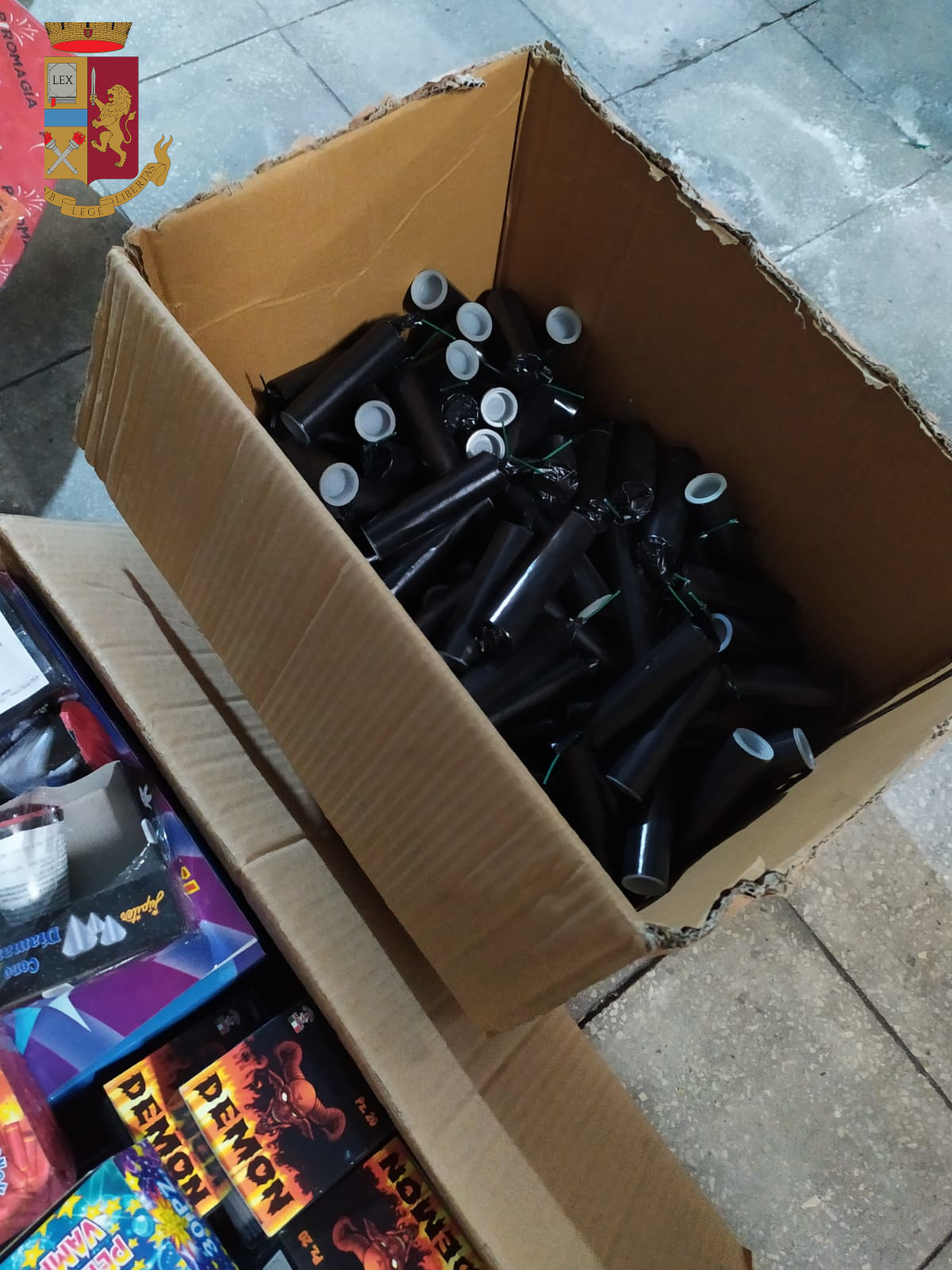 LA POLIZIA DI STATO SEQUESTRA  UN INGENTE QUANTITATIVO DI ESPLOSIVO, AVREBBE POTUTO CAUSARE UNA DEVASTANTE DEFLAGRAZIONE