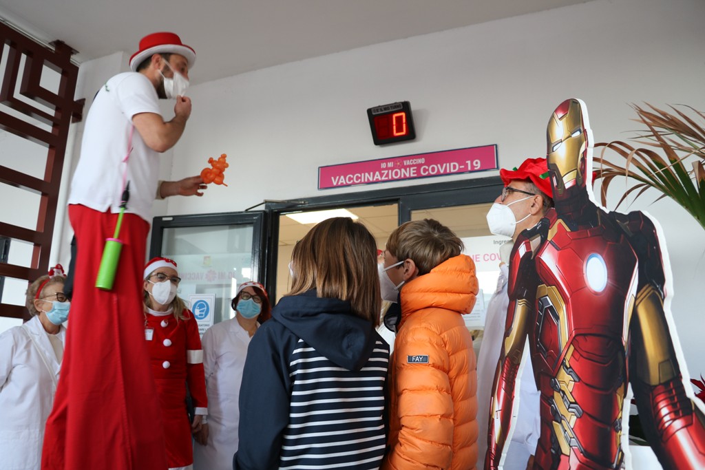DUE FRATELLINI I PRIMI VACCINATI CONTRO IL COVID A CATANIA, LA GIORNATA CHIUSA CON 20 SOMMINISTRAZIONI