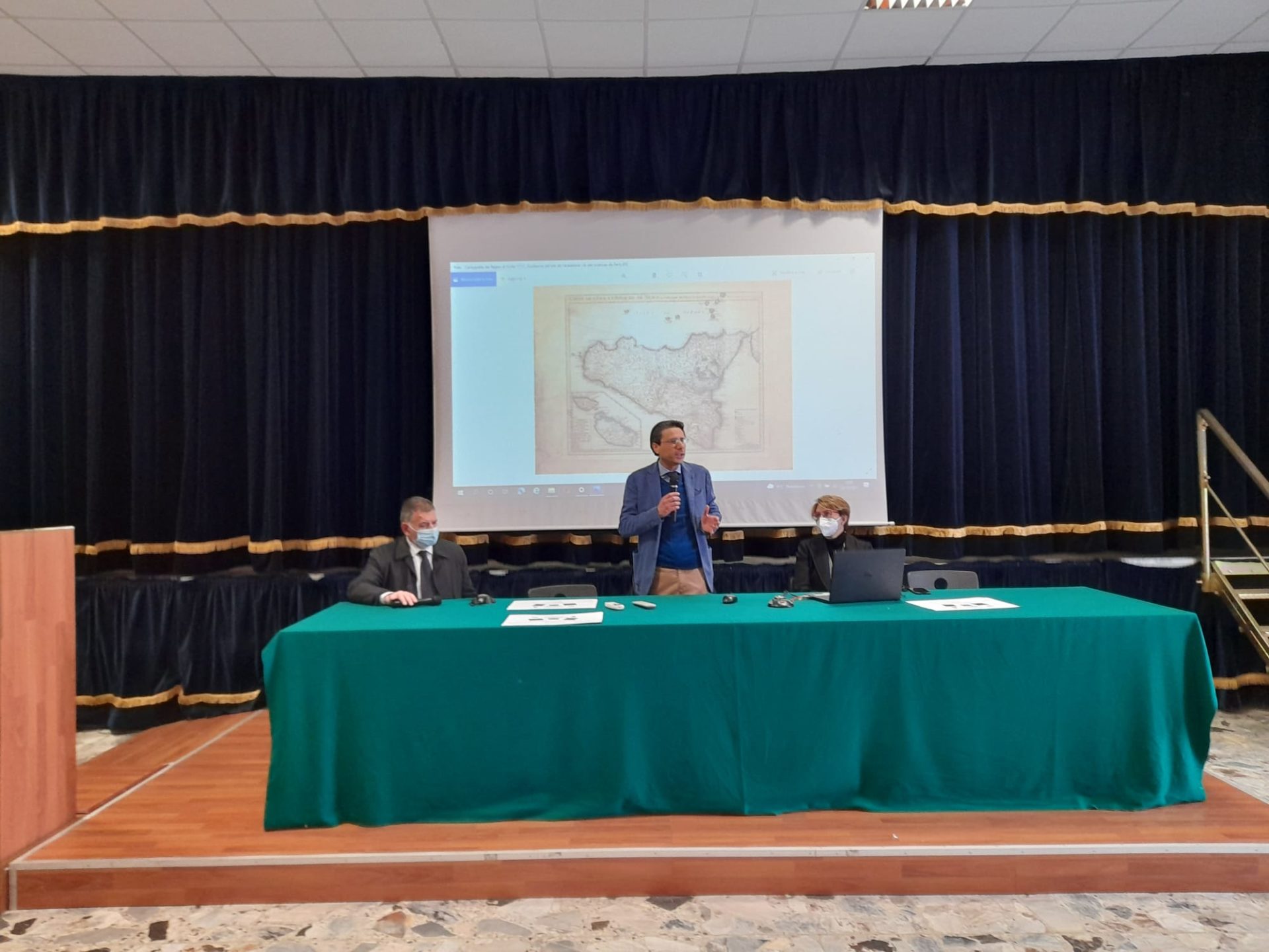 DIALOGHI CULTURALI AL LICEO “MARIO RAPISARDI” DI PATERNÒ