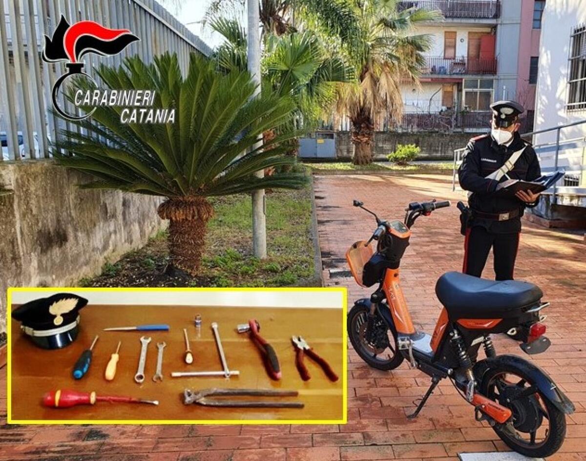 RIPOSTO. AVEVANO RUBATO UN CICLOMOTORE ELETTRICO: DENUNCIATI - 