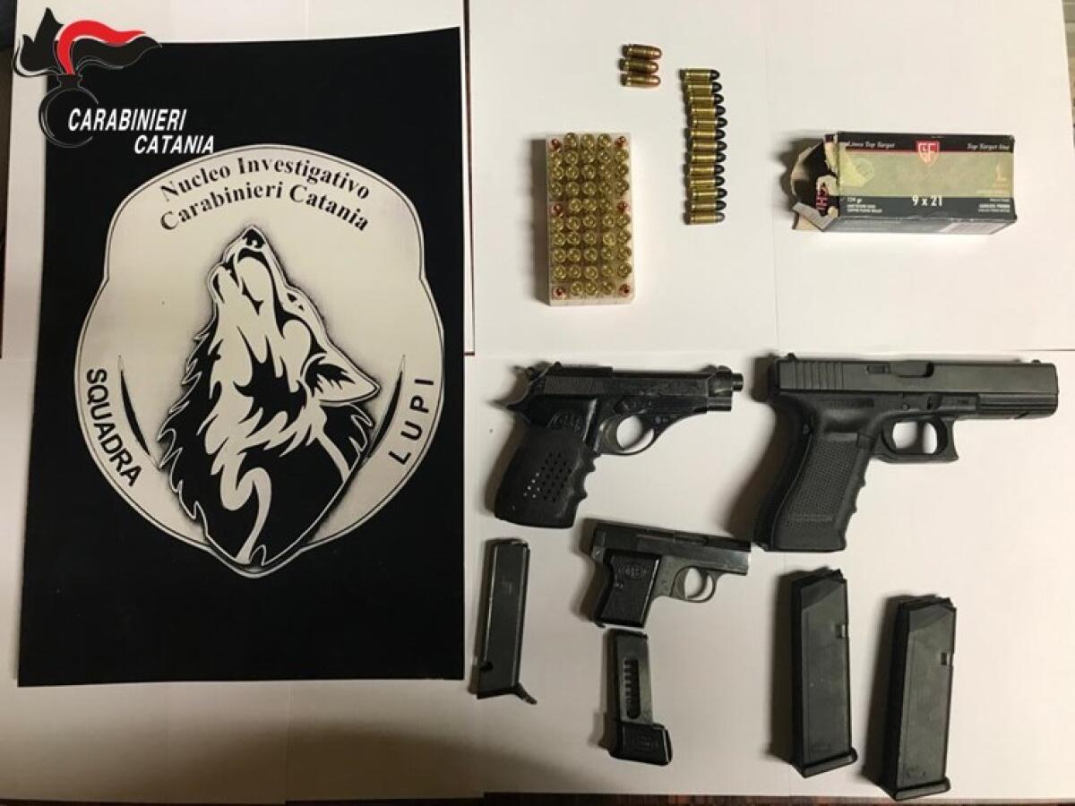 CATANIA, SEQUESTRATE TRE PISTOLE E MUNIZIONI IN UN CASOLARE ABBANDONATO - 