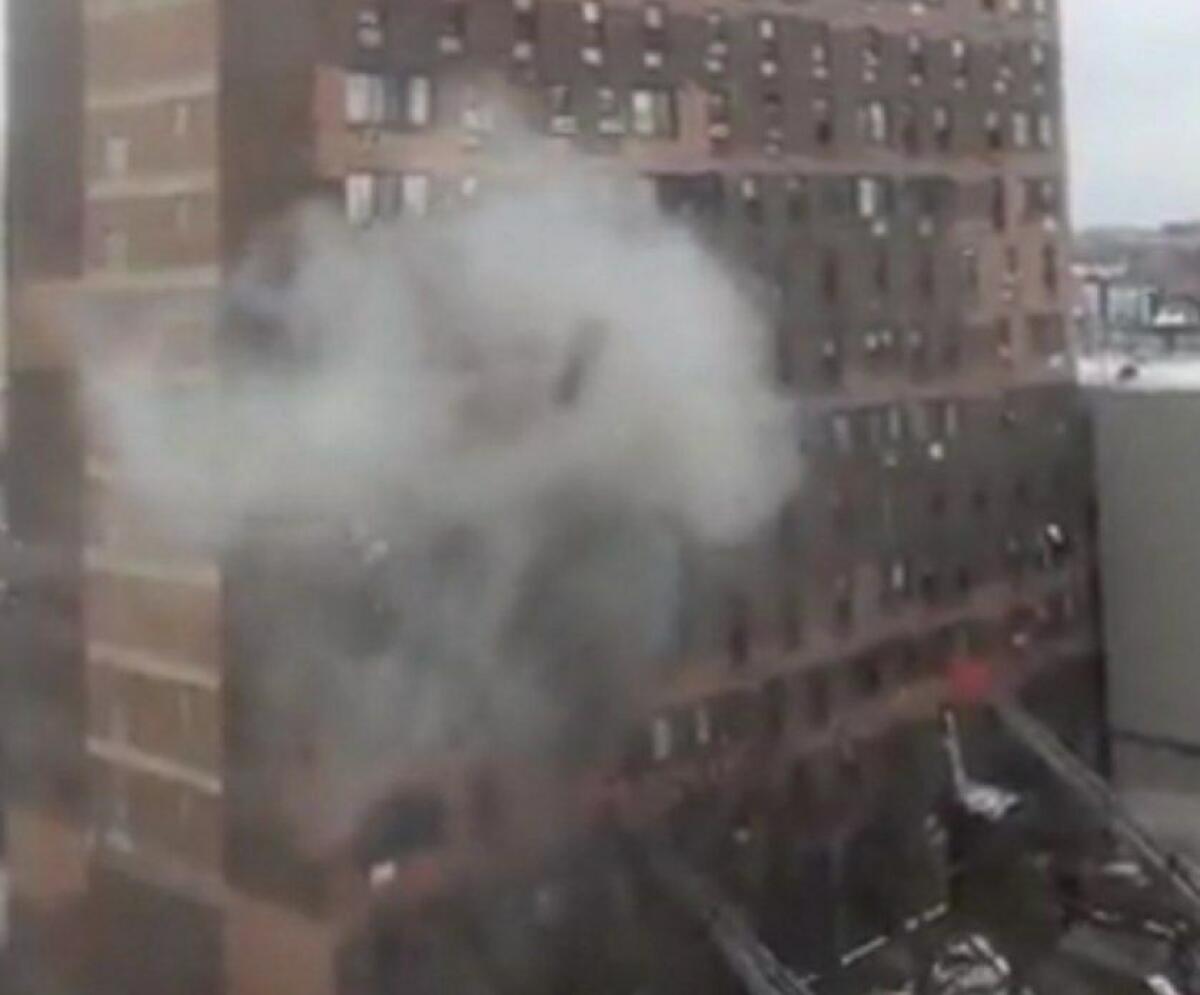 MAXI INCENDIO A NEW YORK IN UN CONDOMINIO DEL BRONX, ALMENO 19 MORTI TRA CUI 9 BIMBI. - 