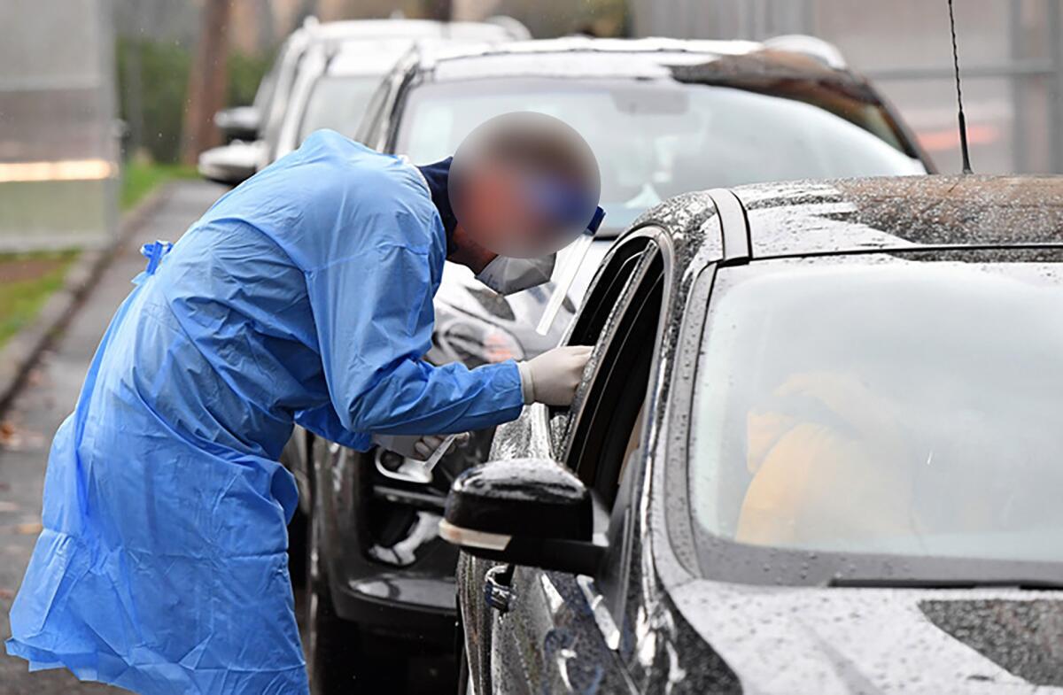 CATANIA: VIOLANO LA QUARANTENA PER SOTTOPORSI ANTICIPATAMENTE AL TAMPONE, 5 DENUNCIATI - 