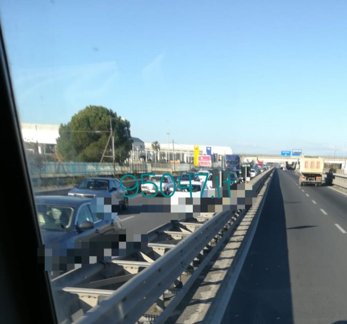 INCIDENTE SULLA SS121 IN DIREZIONE CATANIA, CODE - 