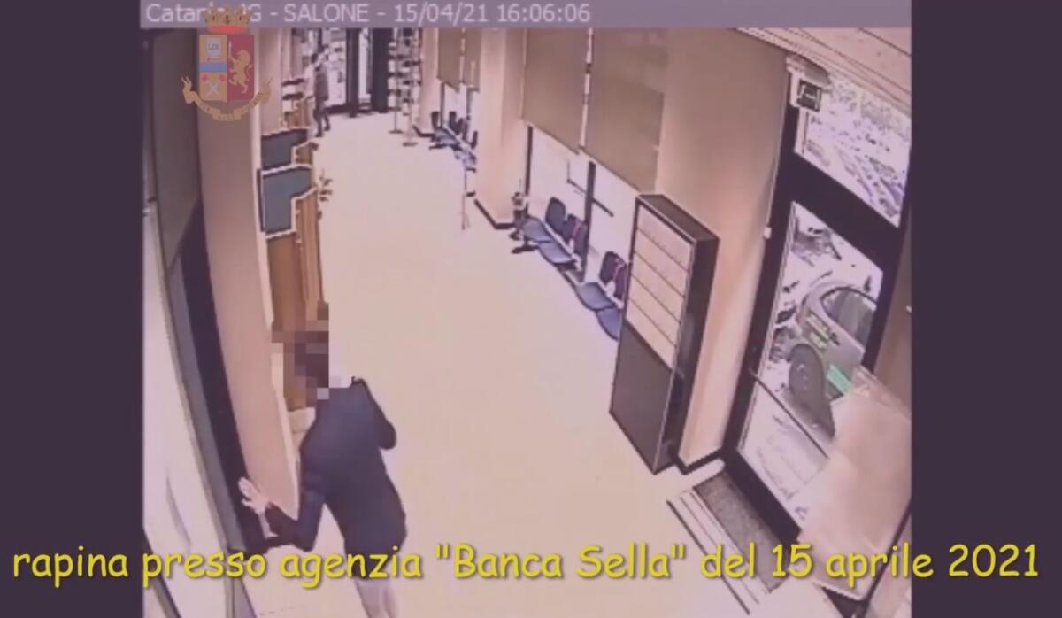 CATANIA, RAPINE IN BANCA E IN ESERCIZIO COMMERCIALE: 5 ARRESTI. I NOMI E VIDEO - 