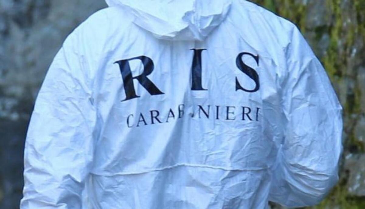 STRAGE A LICATA, UCCIDE QUATTRO PERSONE (DUE RAGAZZI)  DURANTE UNA LITE DI FAMIGLIA E POI SI SPARA - 