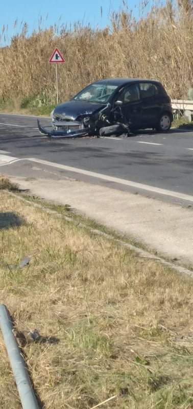 VIOLENTO SCONTRO TRA DUE AUTOVETTURE SULLA SULLA SS 115 GELA-VITTORIA, UN FERITO GRAVE
