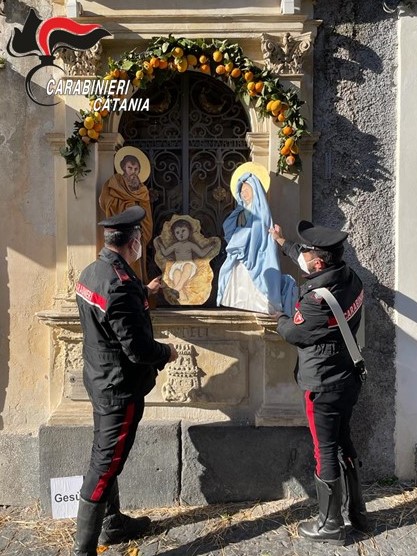 PATERNÒ   RECUPERATE E RESTITUITE LE SAGOME ASPORTATE DAL PRESEPE , DENUNCIATO PER FURTO UN 59 ENNE