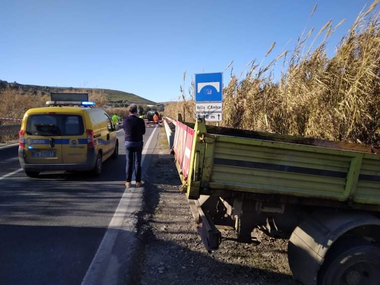 VIOLENTO SCONTRO TRA DUE AUTOVETTURE SULLA SULLA SS 115 GELA-VITTORIA, UN FERITO GRAVE