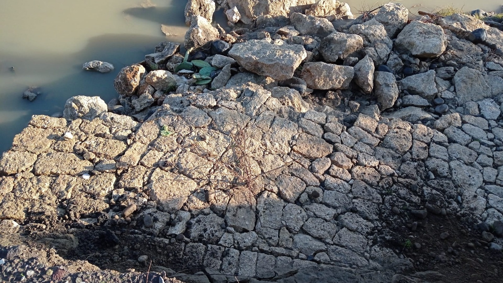 NOTA PRESIDIO PARTECIPATIVO DEL PATTO DI FIUME SIMETO SU MANUFATTO RINVENUTO PRESSO PONTE PIETRALUNGA