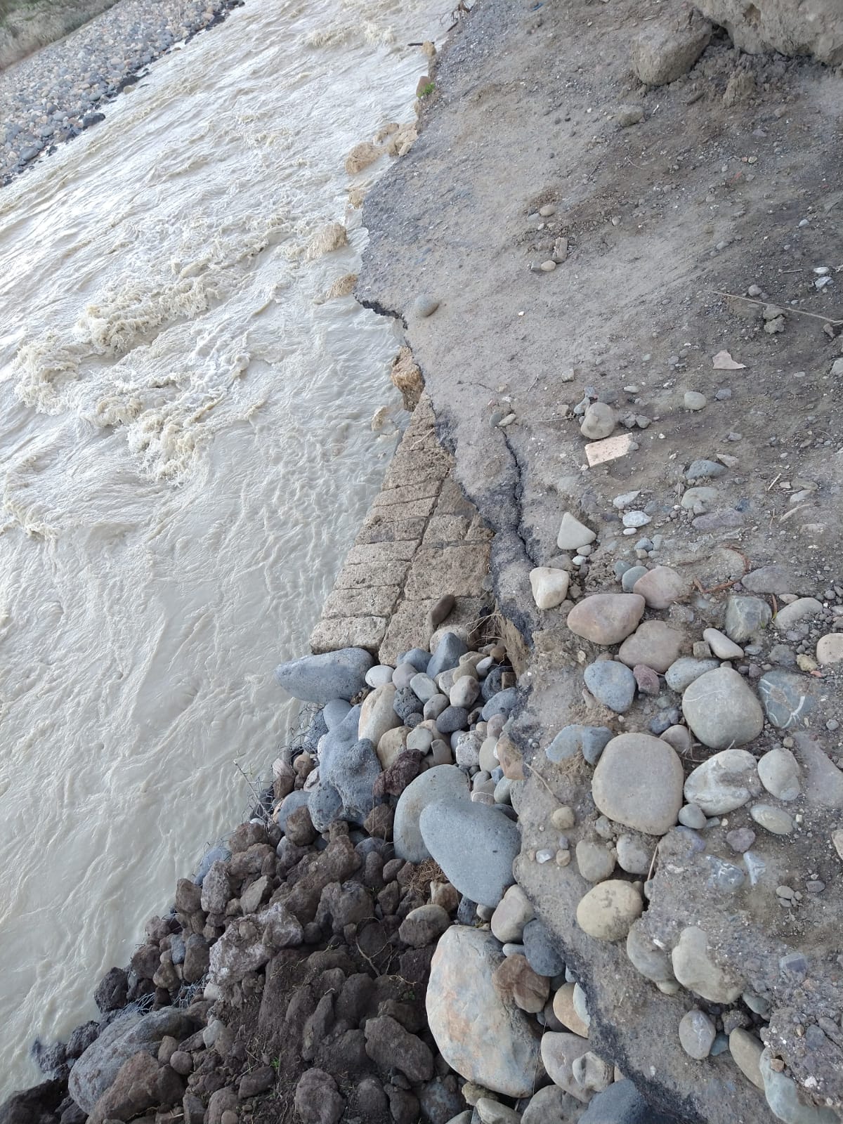 NOTA PRESIDIO PARTECIPATIVO DEL PATTO DI FIUME SIMETO SU MANUFATTO RINVENUTO PRESSO PONTE PIETRALUNGA