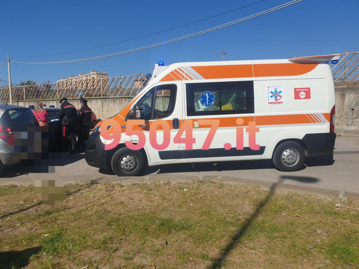 PATERNÒ:  DENUNCIATO L AGGRESSORE DELLA LITE DAVANTI ALLA SCUOLA , ERA A CASA DEI NONNI - 