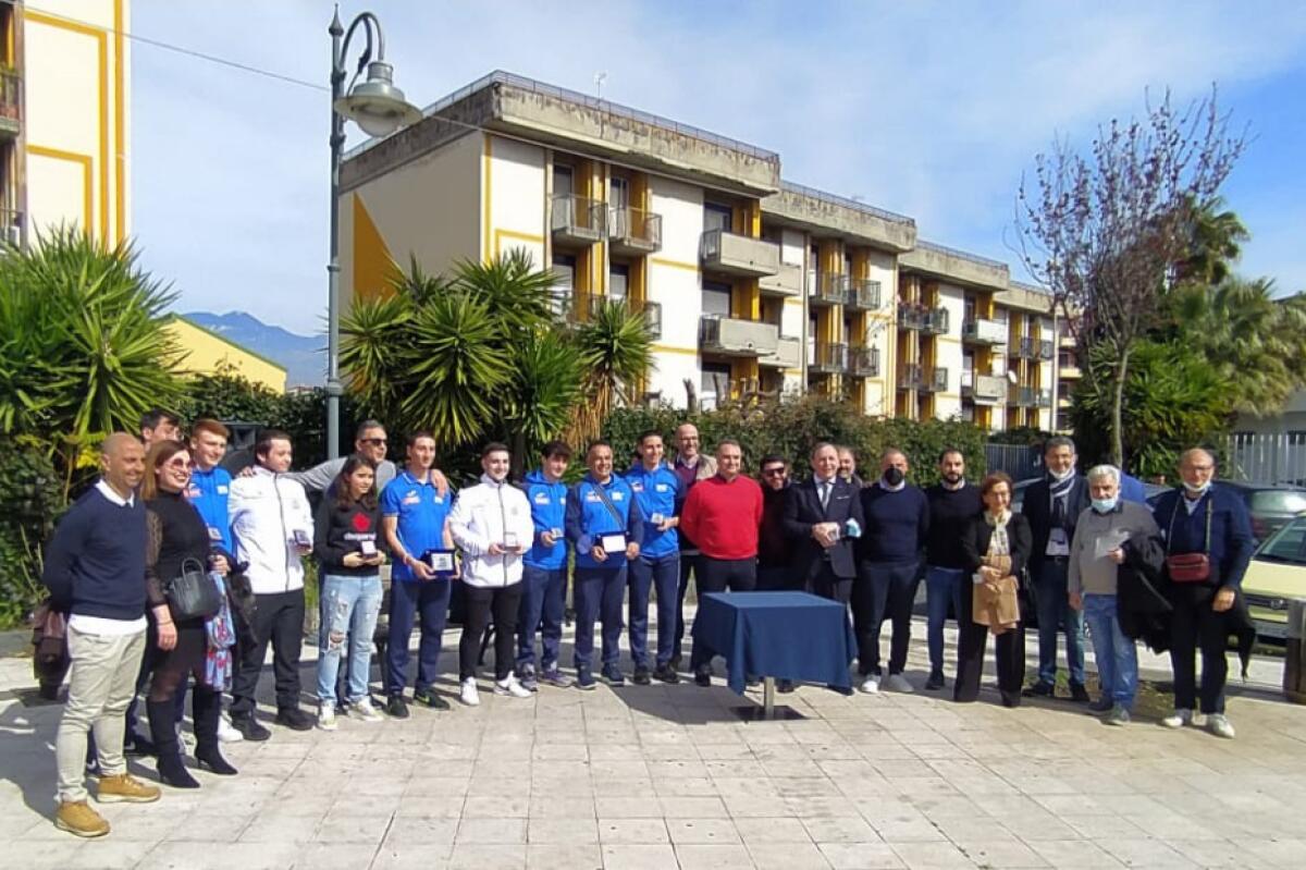 PATERNO': PREMIATA LA SQUADRA DI ATLETICA LEGGERA PER I RISULTATI OTTENUTI - 