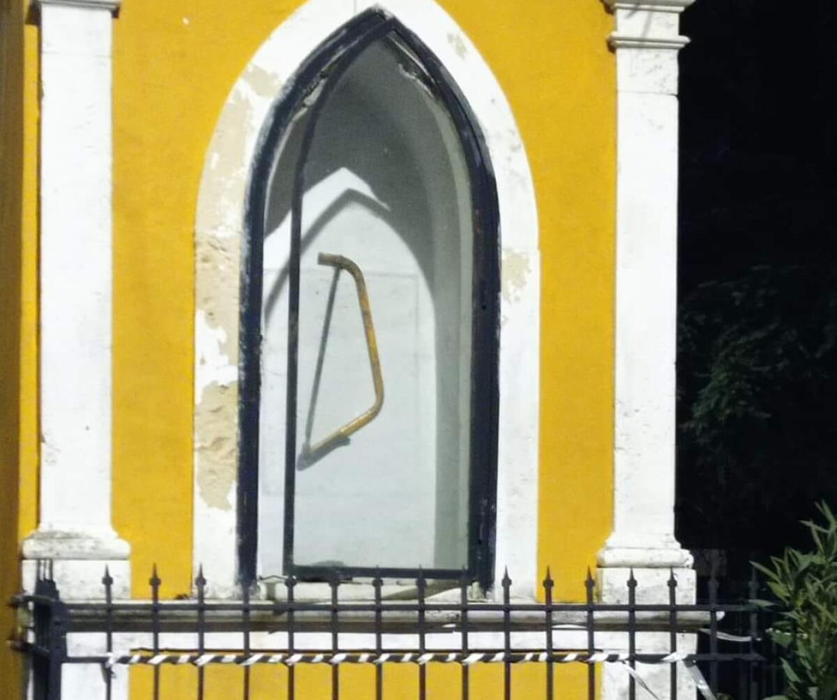 VANDALIZZATO L'ALTARE DI VIA REGINA ELENA NEL QUARTIERE BORRELLO, A BELPASSO - 