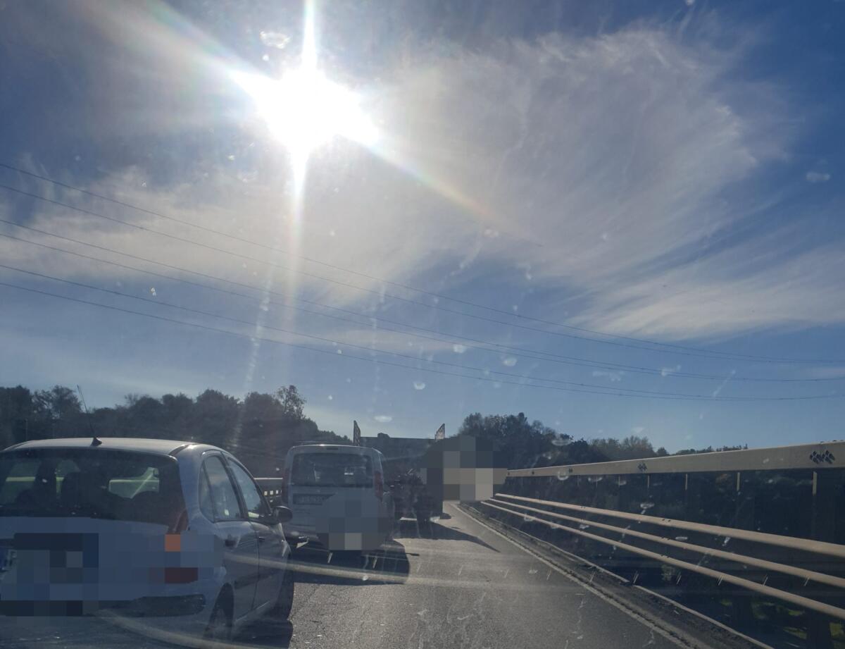 CONTINUANO I LAVORI SULLA SS121,  LUNGHISSIME  CODE IN DIREZIONE CATANIA - 