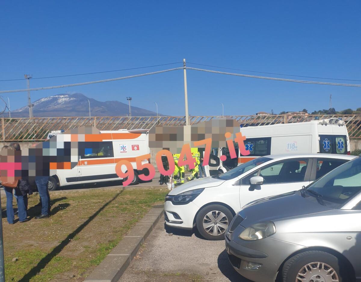 PATERNÒ: ACCOLTELLAMENTO NEL CORTILE DELLA SCUOLA DI VIA LIBERTÀ - 
