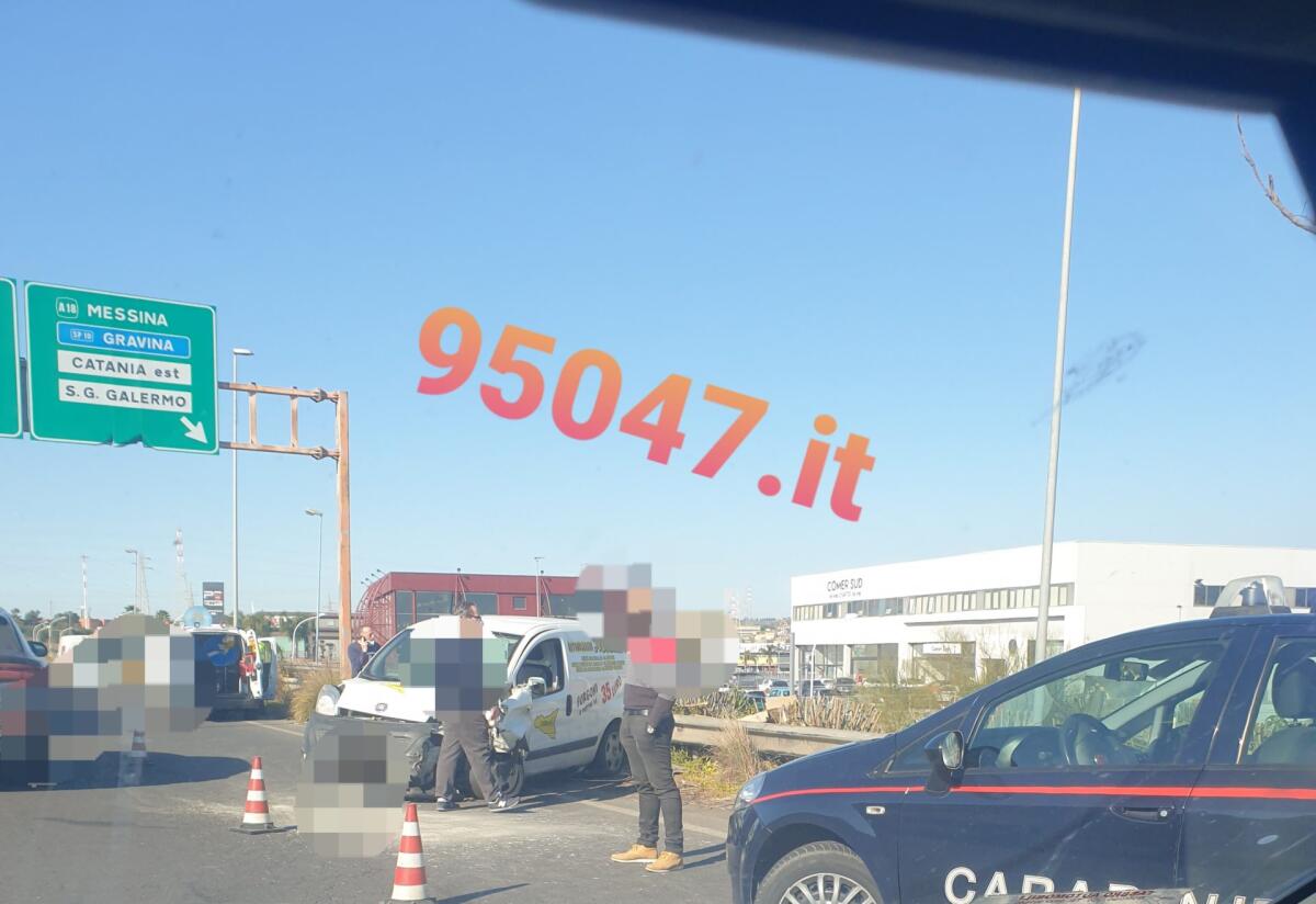 MISTERBIANCO: INCIDENTE QUESTA MATTINA, FURGONE CONTRO GUARDRAIL - 