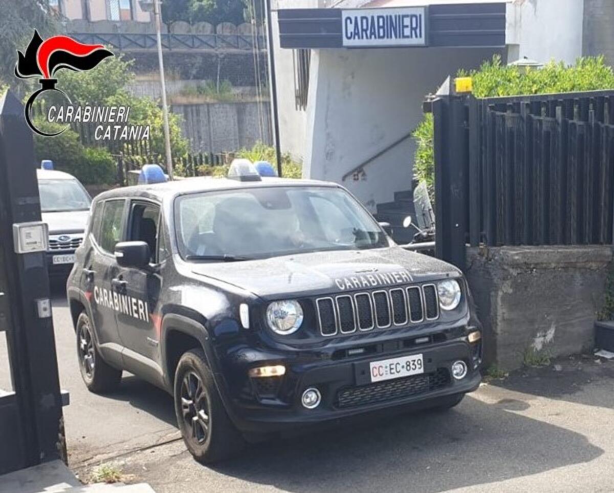 BELPASSO. RISSA TRA VICINI DI CASA PER UN SECCHIO D’ACQUA: IN 5 AI DOMICILIARI - 