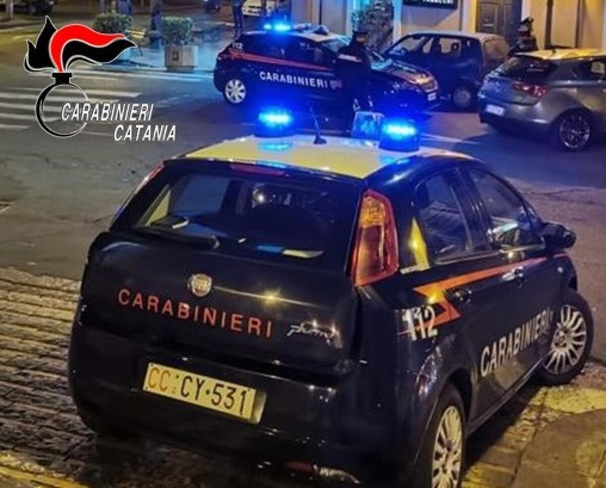 GIARRE: DENUNCIATO POSITIVO AL COVID IN PIAZZA CON GLI AMICI - 