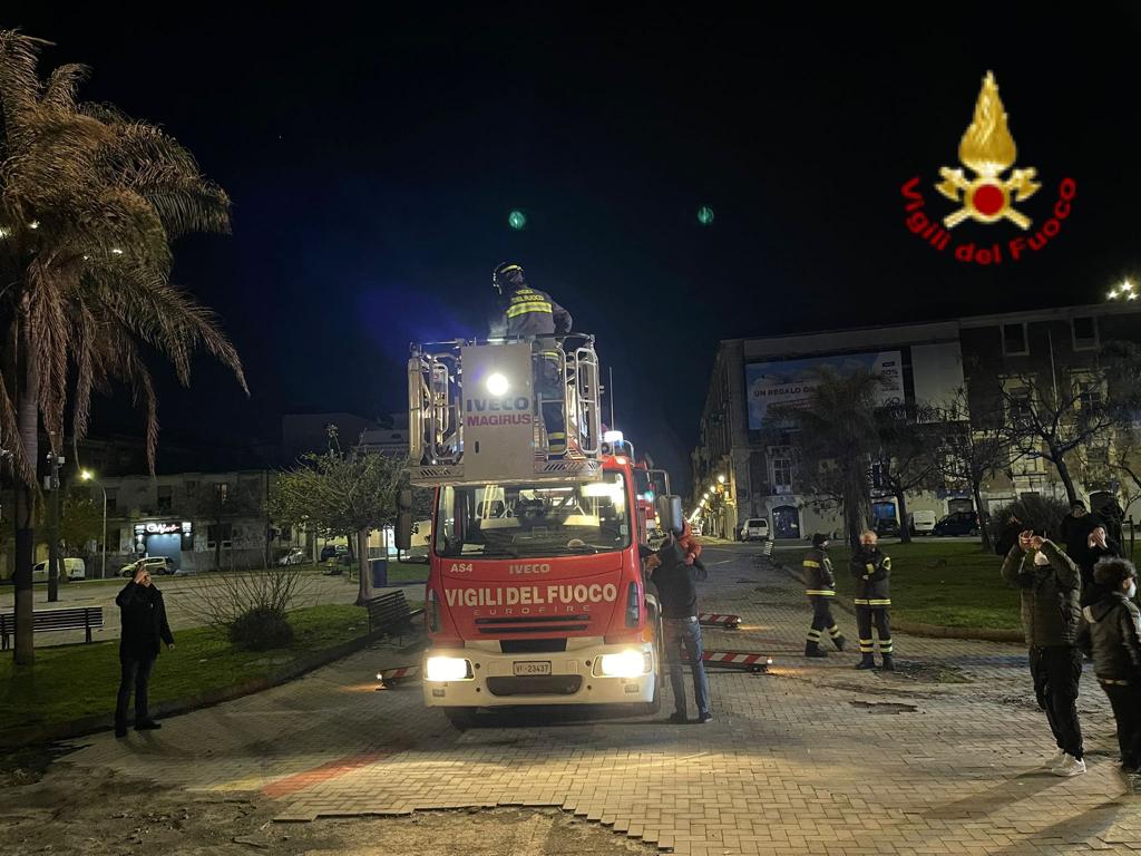 CATANIA, I VIGILI DEL FUOCO RENDONO OMAGGIO A SANT’AGATA