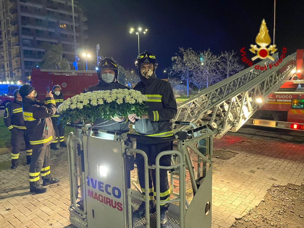 CATANIA, I VIGILI DEL FUOCO RENDONO OMAGGIO A SANT’AGATA