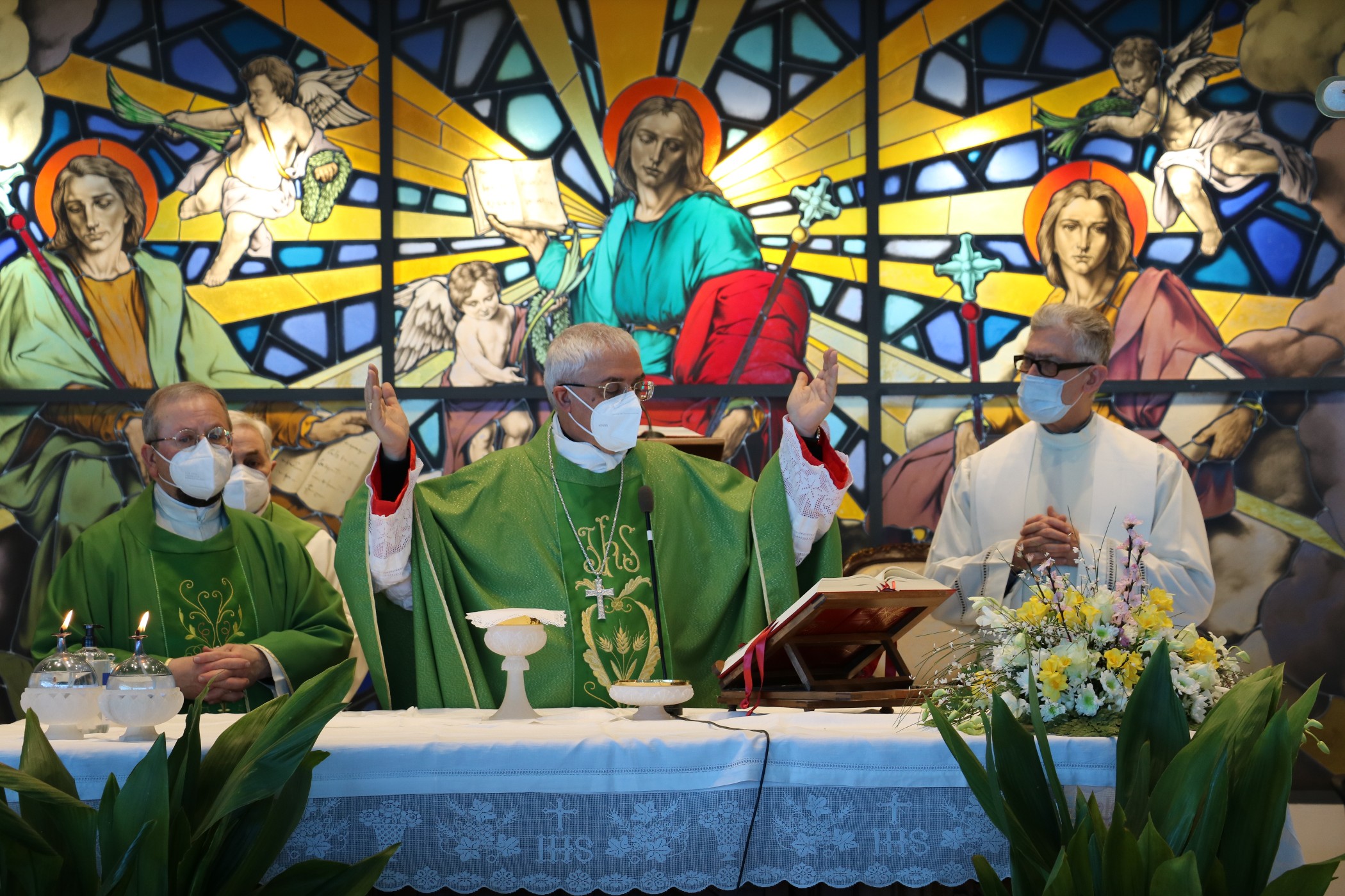 AL CANNIZZARO LA PRIMA TAPPA PASTORALE NEGLI OSPEDALI DEL NUOVO ARCIVESCOVO RENNA