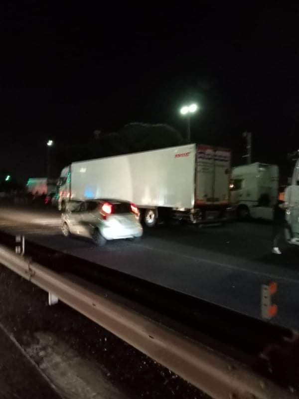 SCIOPERO CAMIONISTI, A CATANIA BLOCCATO L’INGRESSO SULLA A18
