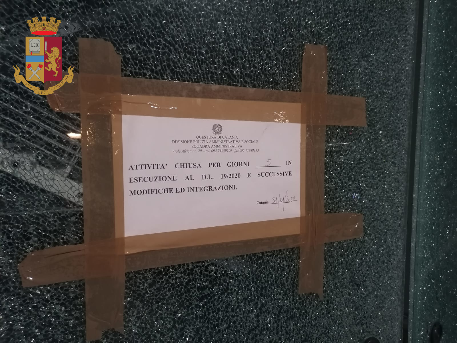 DISCOTECA APERTA A CATANIA NONOSTANTE I DIVIETI, LA POLIZIA INTERVIENE   LOCALE CHIUSO