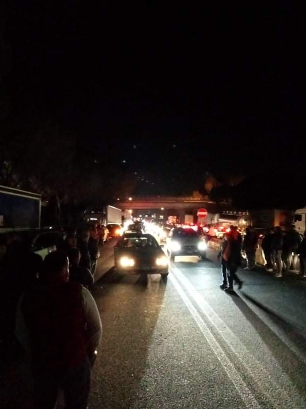 SCIOPERO CAMIONISTI, A CATANIA BLOCCATO L’INGRESSO SULLA A18