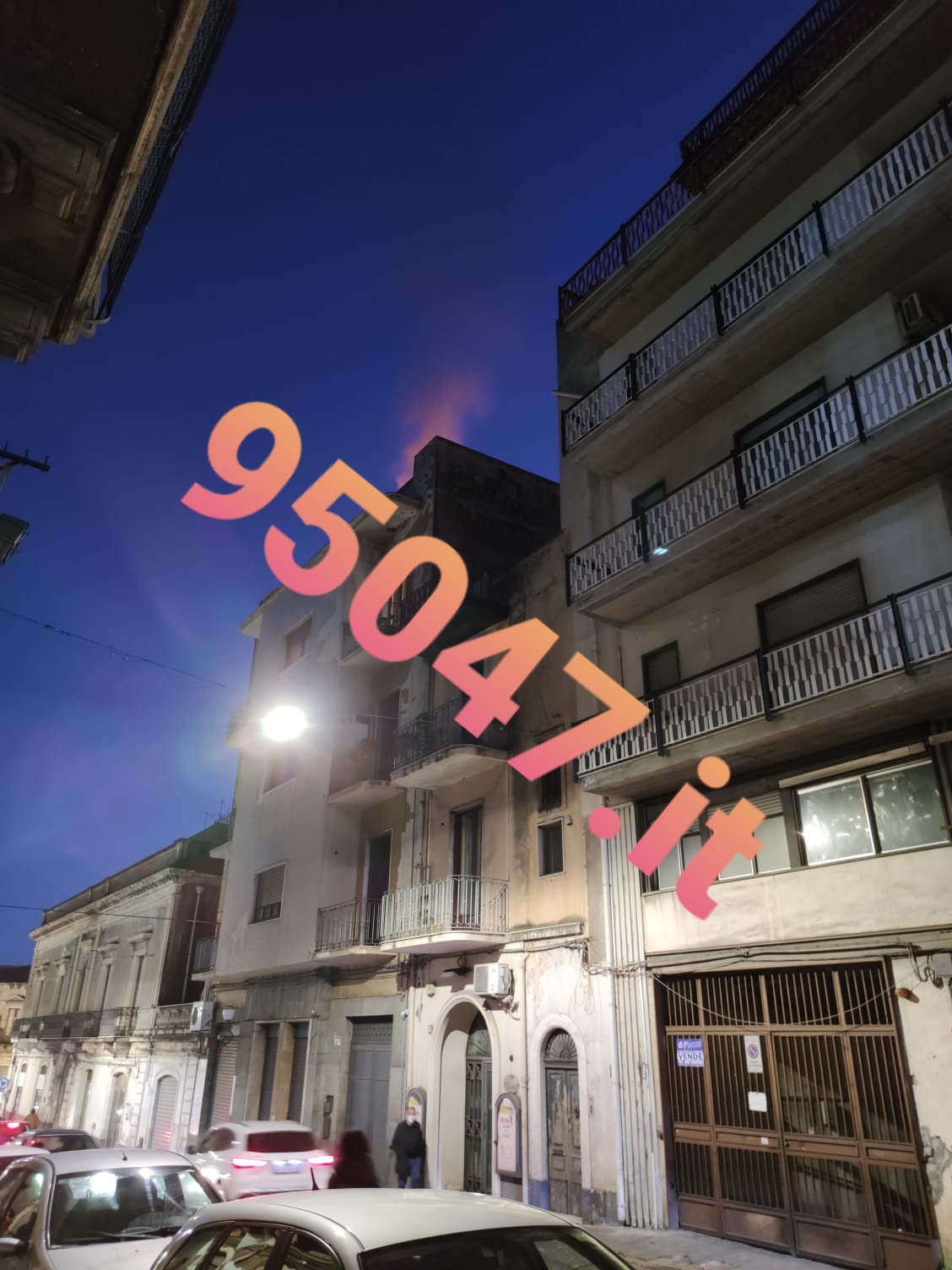 PATERNO: INCENDIO IN UN APPARTAMENTO DI VIA G.B.NICOLOSI, SOCCORSI SUL POSTO