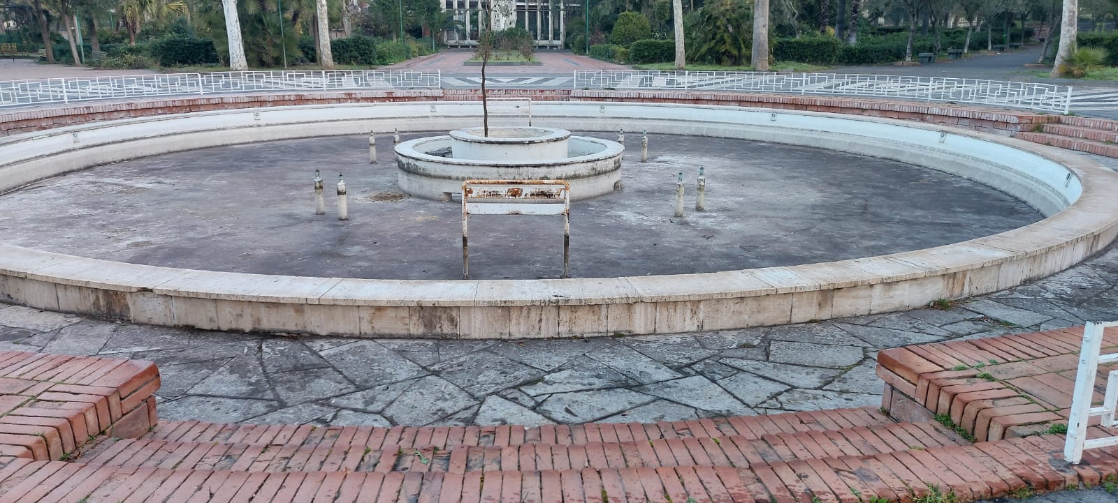 NOTA DELLA DUSTY SULL' ARTICOLO PUBBLICATO DOMENICA: SIAMO INTERVENUTI   E RIPRISTINATO DECORO