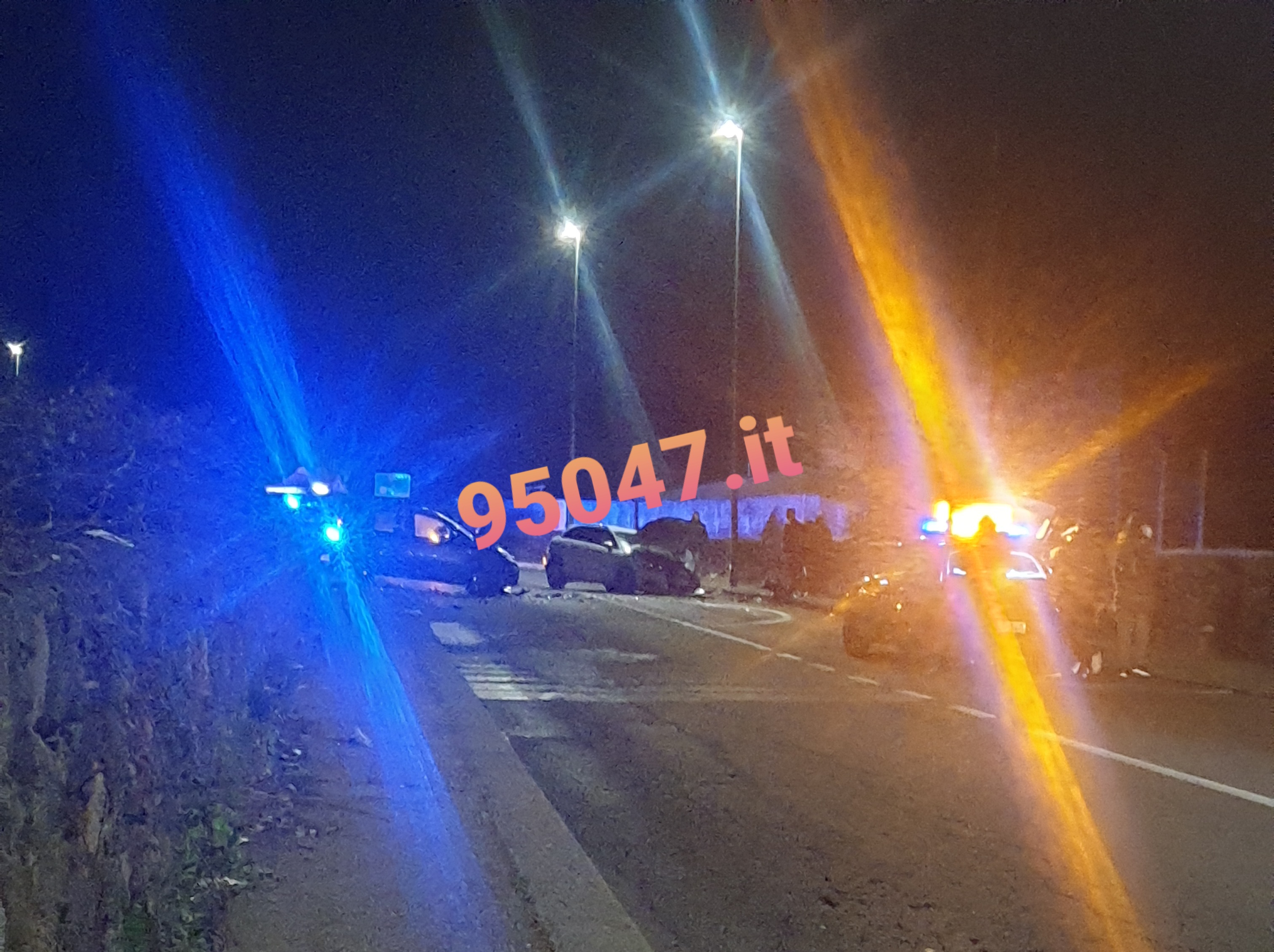 BELPASSO: INCIDENTE VIOLENTO SCONTRO TRA DUE AUTOVETTURE  SULLA CIRCONVALLAZIONE , FERITI