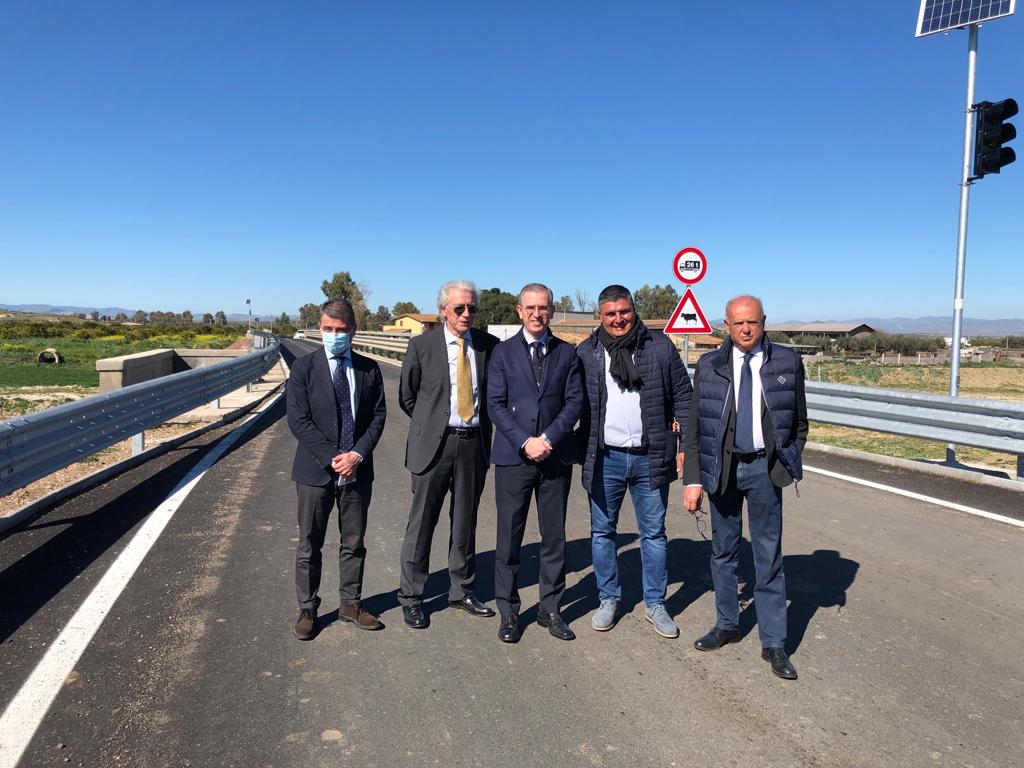 CONSEGNATO IL RISTRUTTURATO PONTE PALMERI SULLA SP 74/II AL CONFINE FRA I TERRITORI DI RAMACCA E PATERNÒ