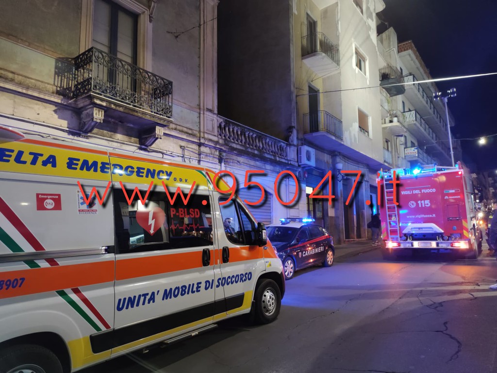 PATERNO: INCENDIO IN UN APPARTAMENTO DI VIA G.B.NICOLOSI, SOCCORSI SUL POSTO