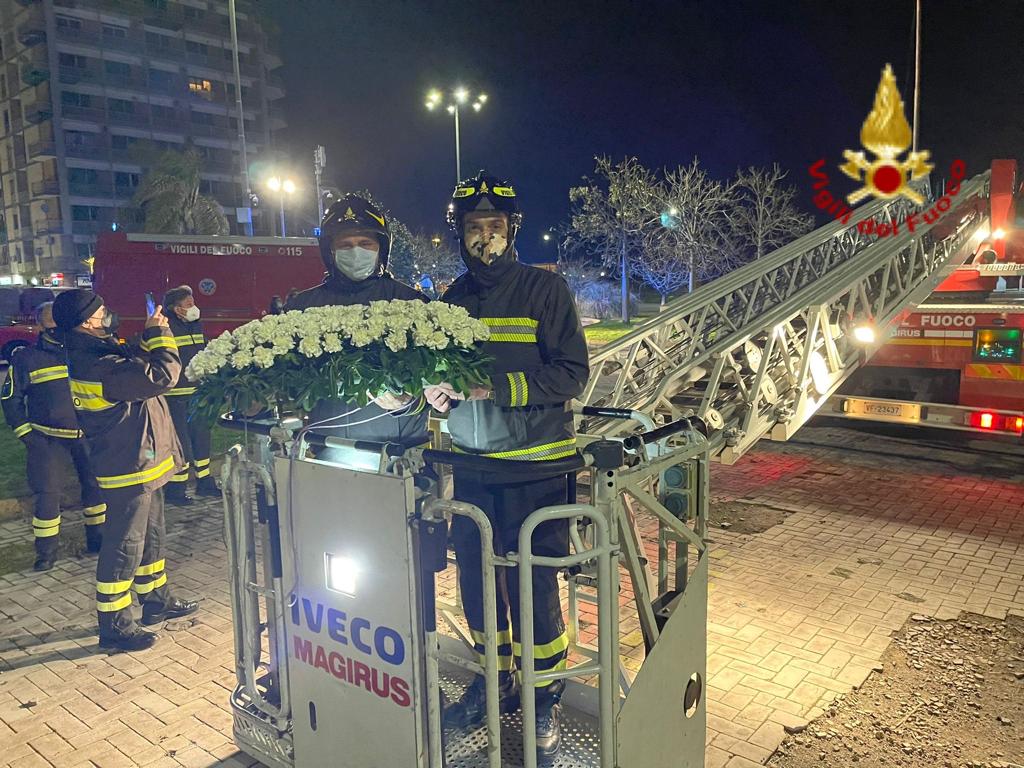 CATANIA, I VIGILI DEL FUOCO RENDONO OMAGGIO A SANT’AGATA