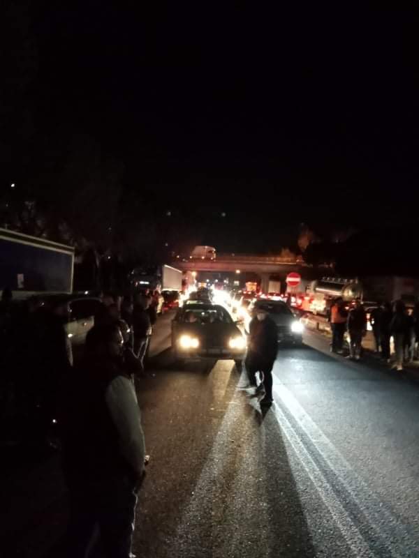 SCIOPERO CAMIONISTI, A CATANIA BLOCCATO L’INGRESSO SULLA A18