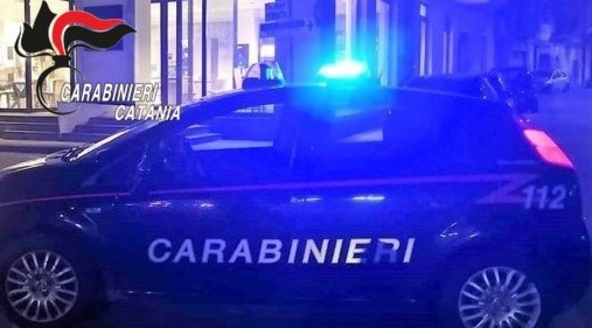 SAN GREGORIO DI CATANIA : NASCONDEVA LA COCAINA DA SPACCIARE NEI CALZINI - 