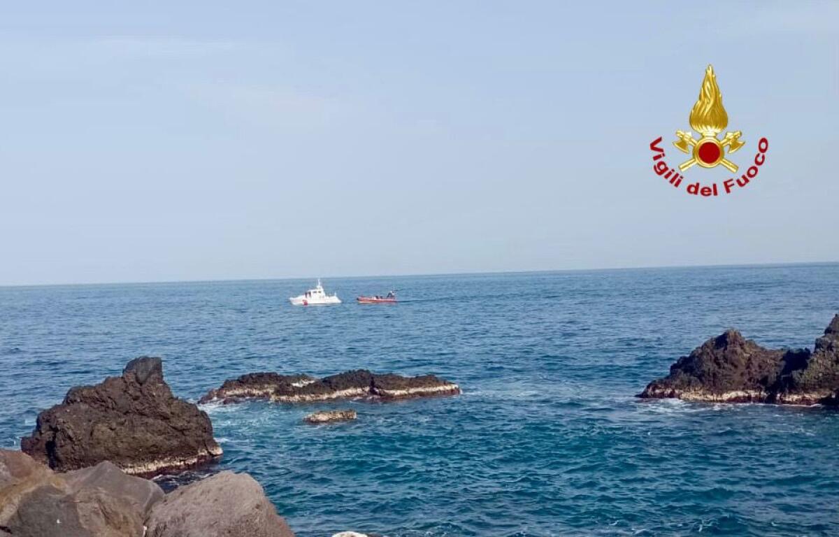 SANTA MARIA LA SCALA, 27ENNE MUORE ANNEGATO. SALVO PER MIRACOLO IL FRATELLO - 