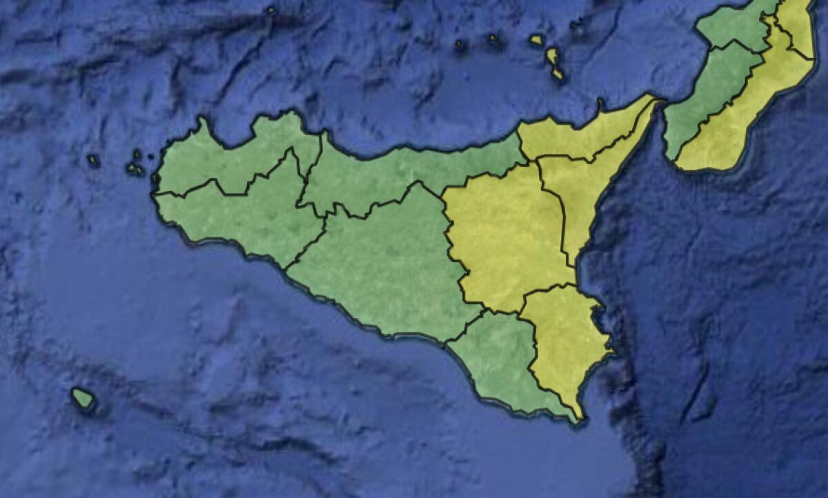 ALLERTA GIALLA PER LA GIORNATA DI DOMANI INSIEME ALLA SABBIA DAL SAHARA ED AL VENTO FORTE CON RAFFICHE DI BURRASCA - 