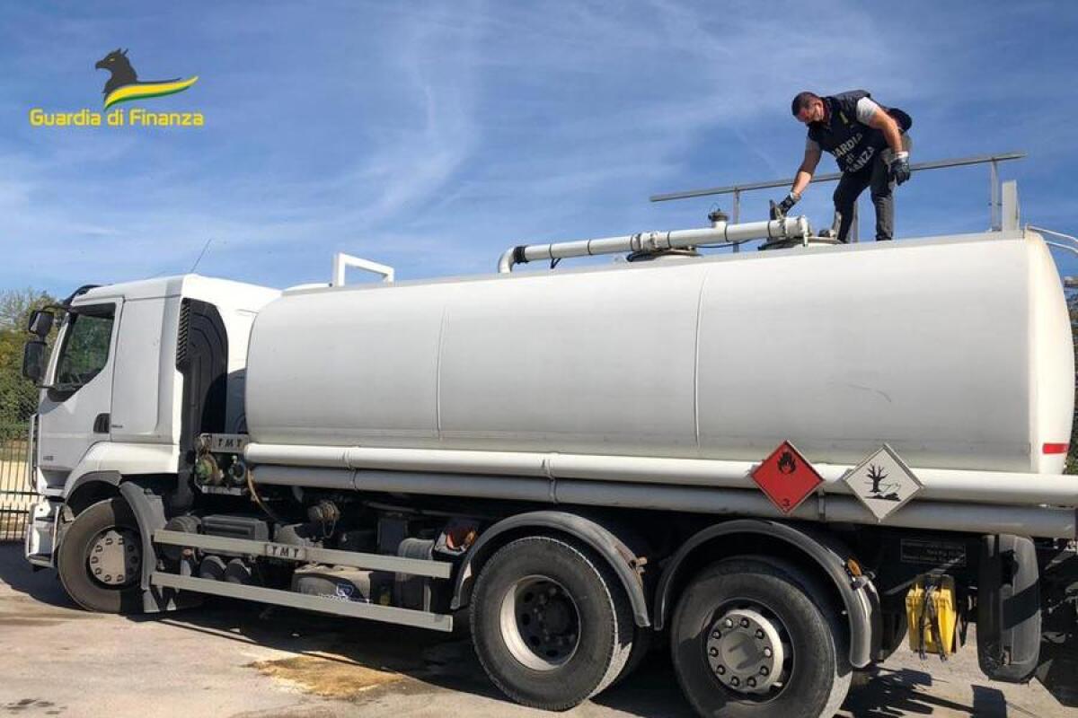 TRUFFA COL GASOLIO DA 200 MILIONI: 45 MLN DI IVA EVASA E 172 DENUNCE - 
