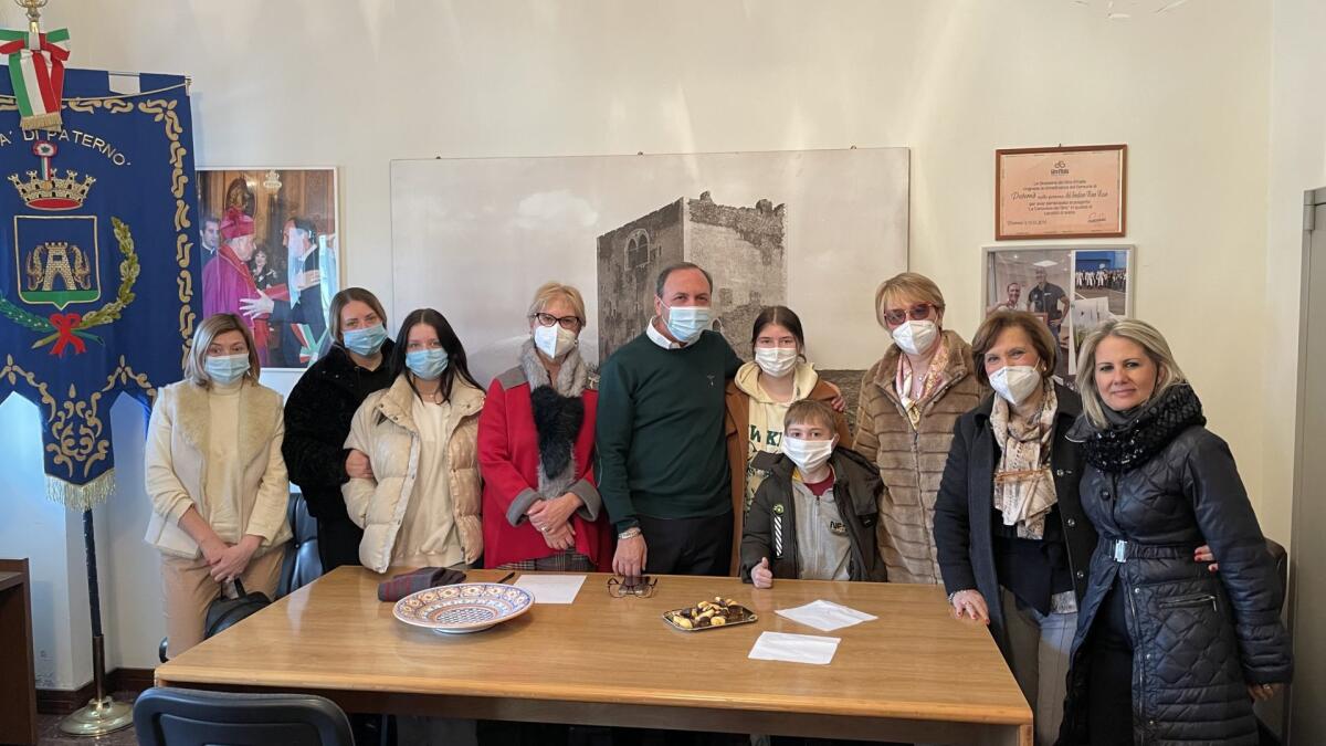 ACCOLTI A PATERNÒ TRE MINORI PROVENIENTI DALL'UCRAINA. FREQUENTERANNO SCUOLE PATERNESI - 