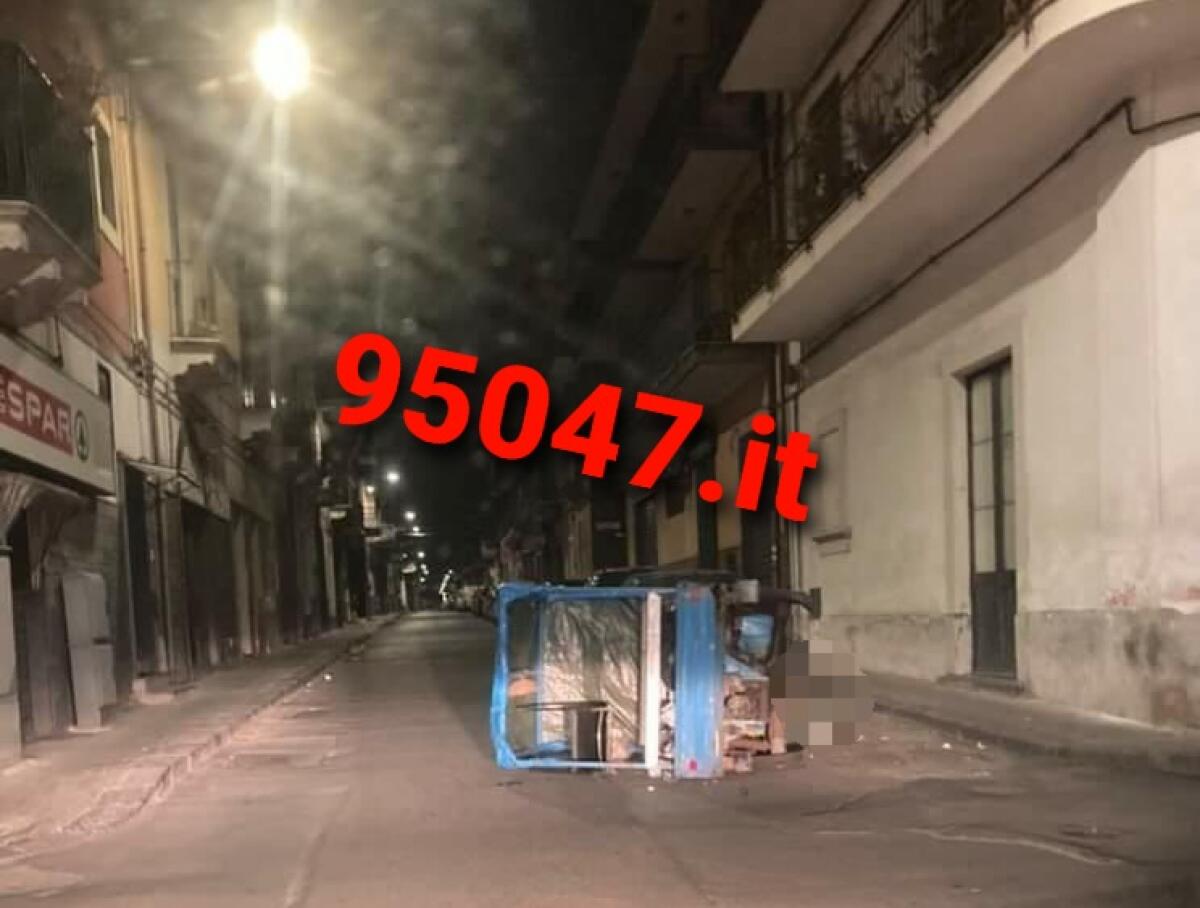 PATERNO': APE CAPPOTTATA NELLA NOTTE, MA DEL CONDUCENTE NESSUNA TRACCIA - 